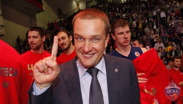 С новорожденной!